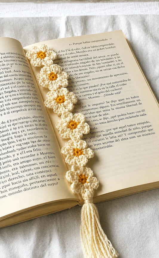 Daisy Bookmark 📖